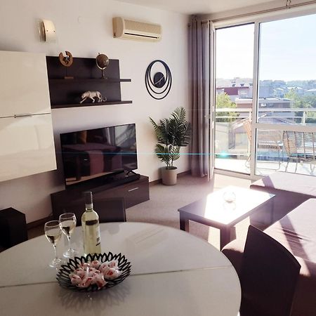 Elena'S Lux Aparthotel - Town & Sea View - Atlantis Spa サラフォヴォ エクステリア 写真