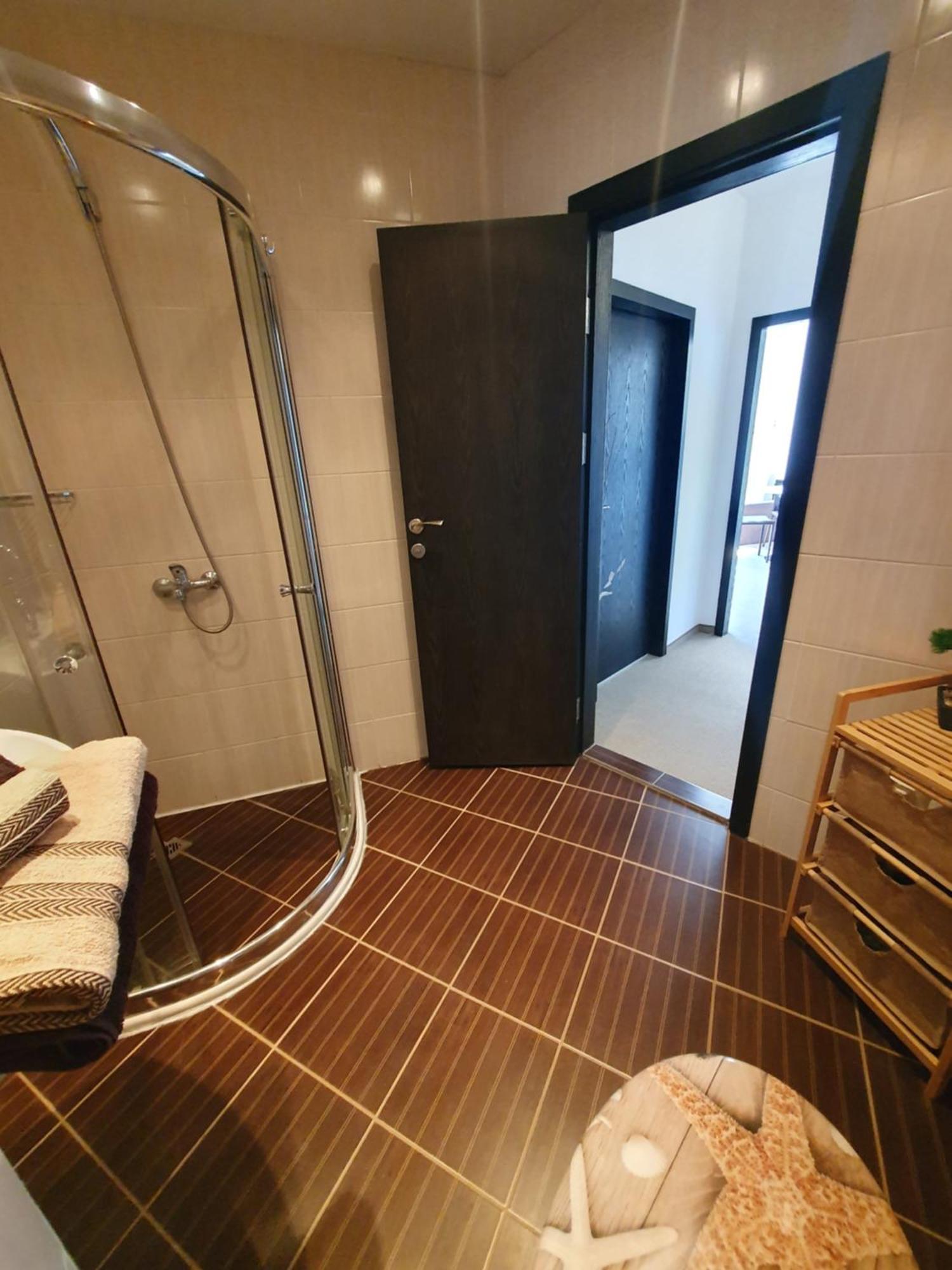 Elena'S Lux Aparthotel - Town & Sea View - Atlantis Spa サラフォヴォ エクステリア 写真